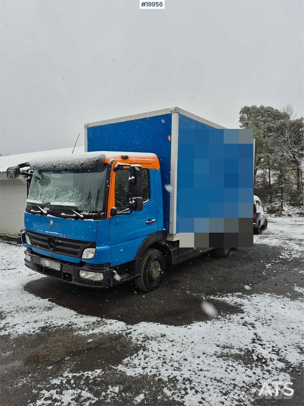 Mercedes-Benz 818 Camiones con caja de remolque