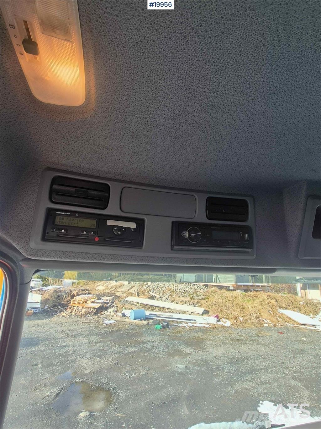 Mercedes-Benz 818 Camiones con caja de remolque