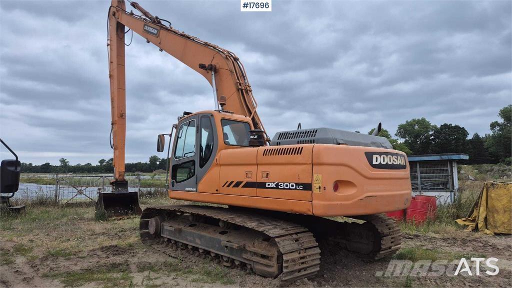 Doosan DX 300 LC Excavadoras sobre orugas