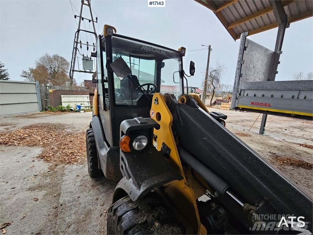 Mecalac AX700 Cargadoras sobre ruedas