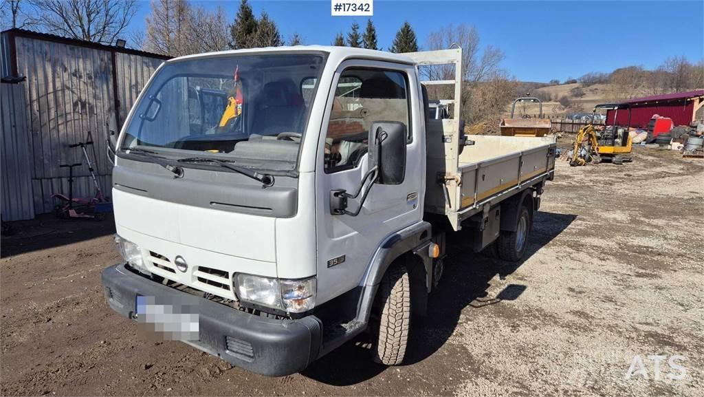 Nissan Cabstar Bañeras basculantes usadas