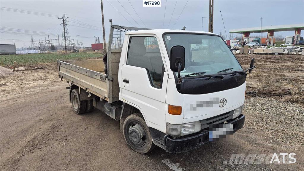 Toyota Dyna Bañeras basculantes usadas