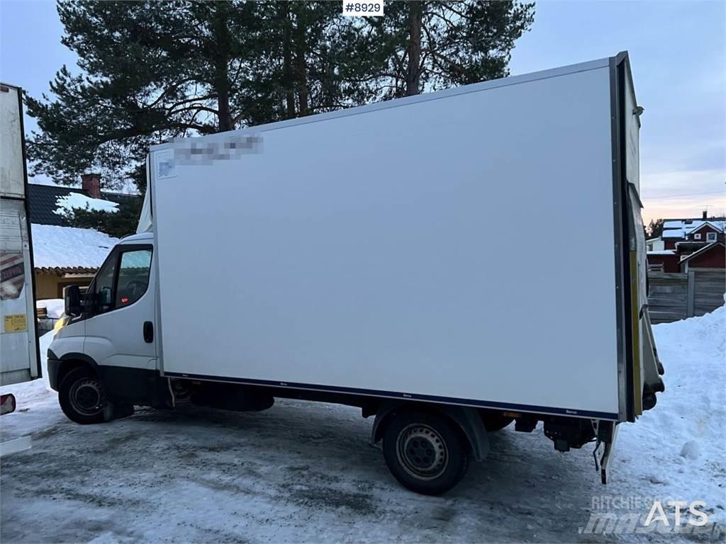 Iveco Daily Camiones con caja de remolque