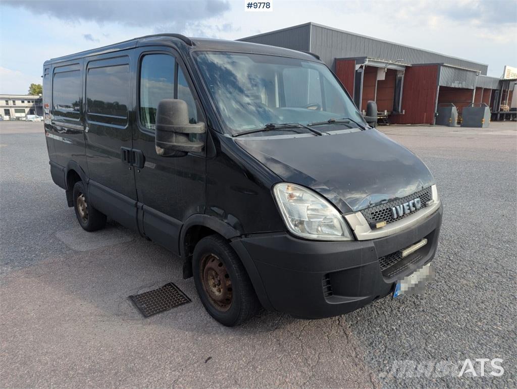 Iveco Daily Camiones con caja de remolque