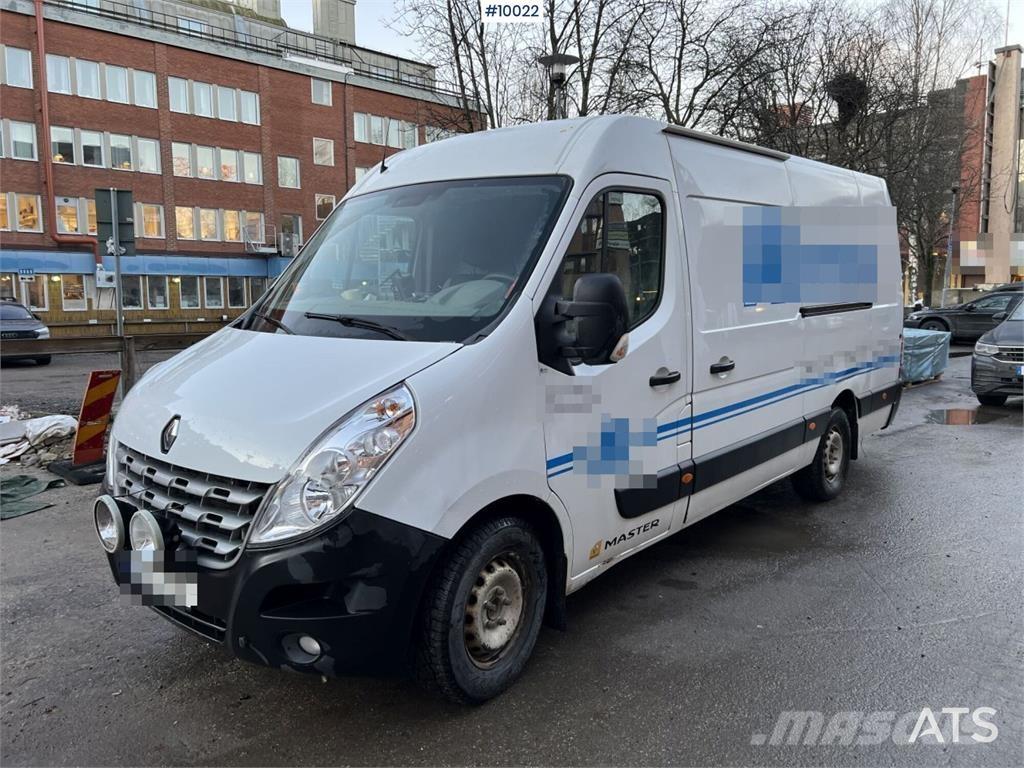 Renault Master Camiones con caja de remolque