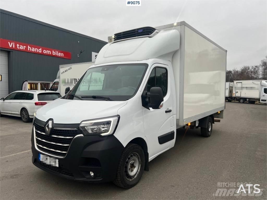 Renault Master Camiones con caja de remolque