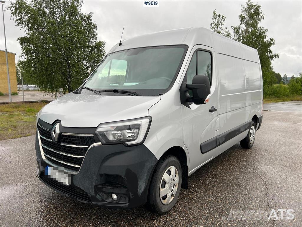 Renault Master Camiones con caja de remolque
