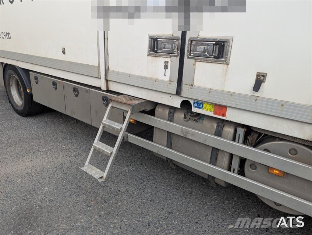 Scania P280 Camiones con caja de remolque