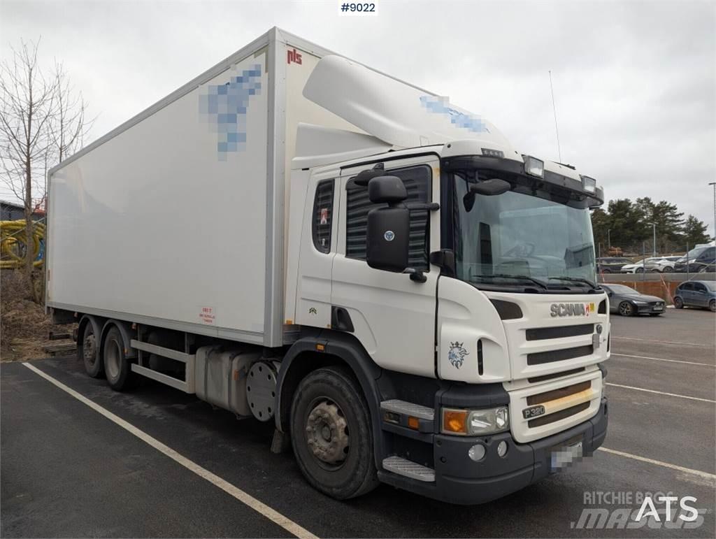 Scania P320 Camiones con caja de remolque