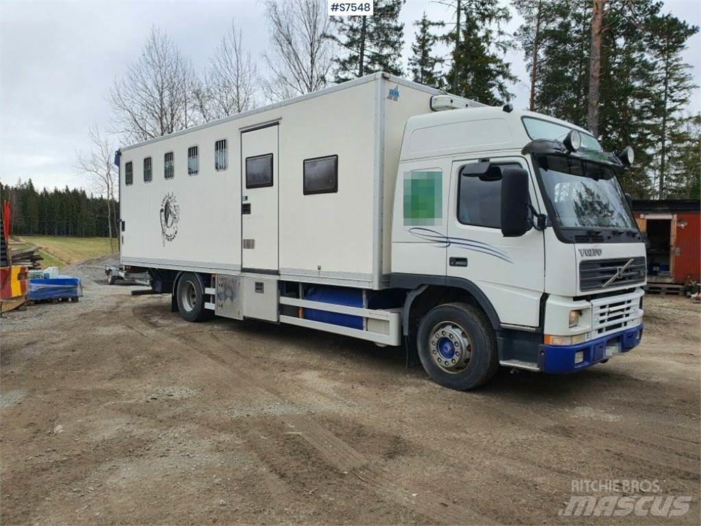 Volvo FM7 Camiones para transporte de animales