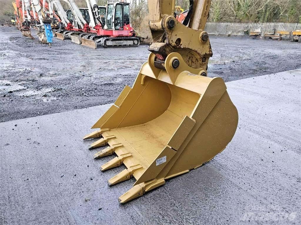 CAT 310 Miniexcavadoras