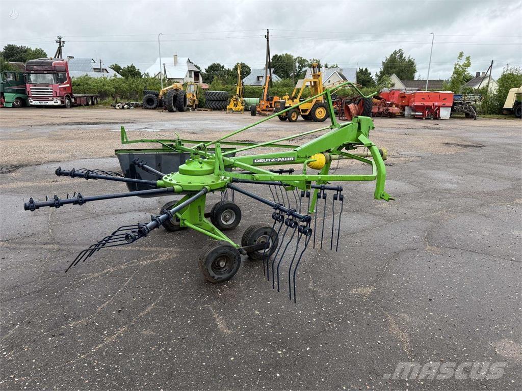 Deutz-Fahr 300 Mezcladoras distribuidoras