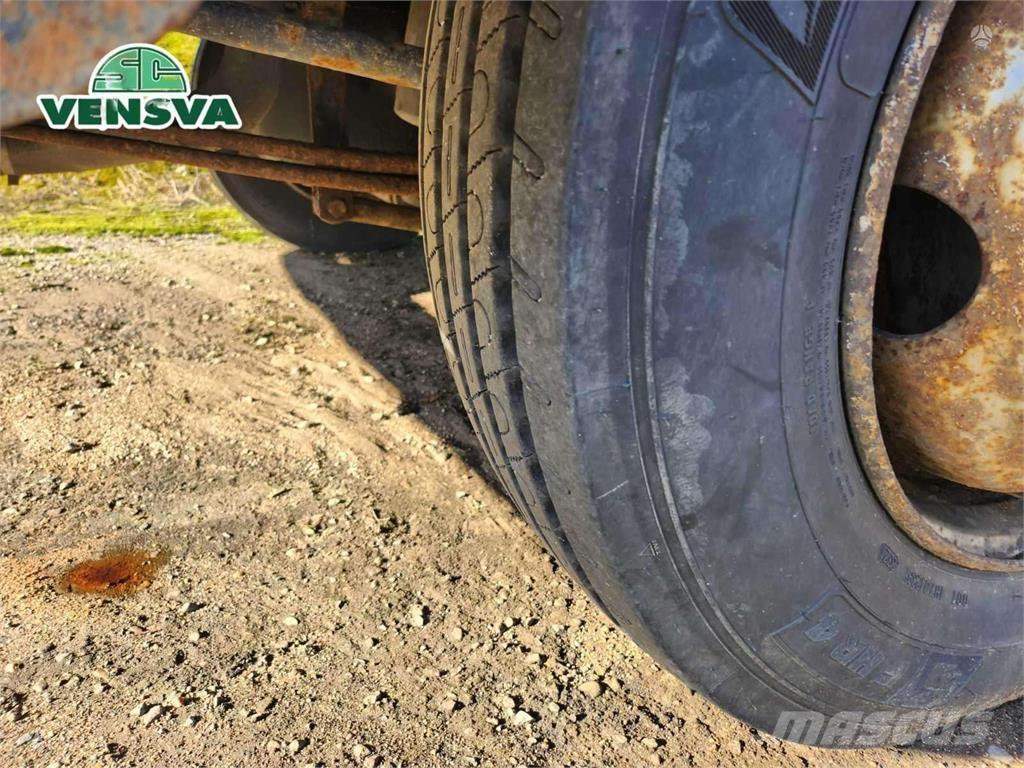 MAN LE 160 C Camiones con caja de remolque