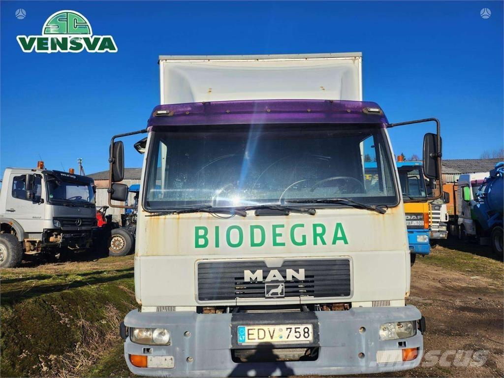 MAN LE 160 C Camiones con caja de remolque