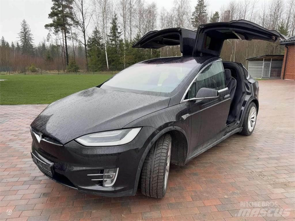 Tesla  Carros