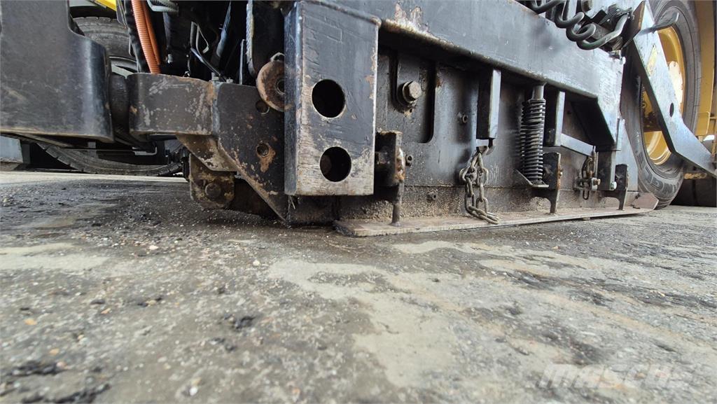 CAT AP300F Asfaltadoras