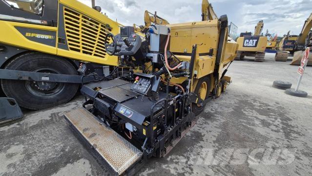 CAT AP300F Asfaltadoras