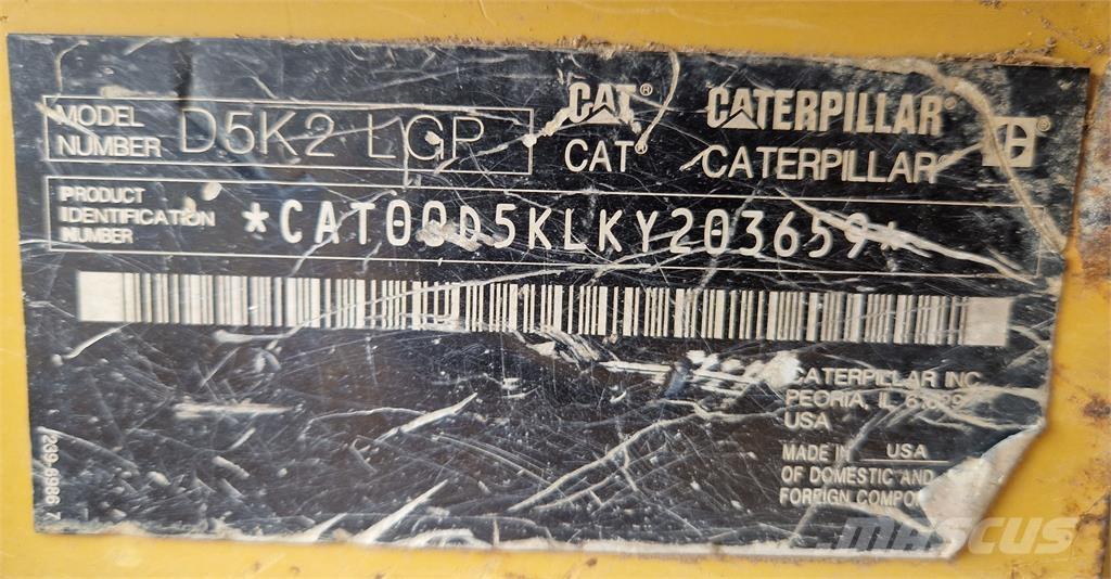 CAT D5K2 Buldozer sobre oruga
