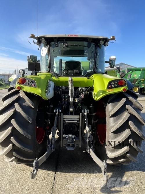 CLAAS Arion 440 Tractores