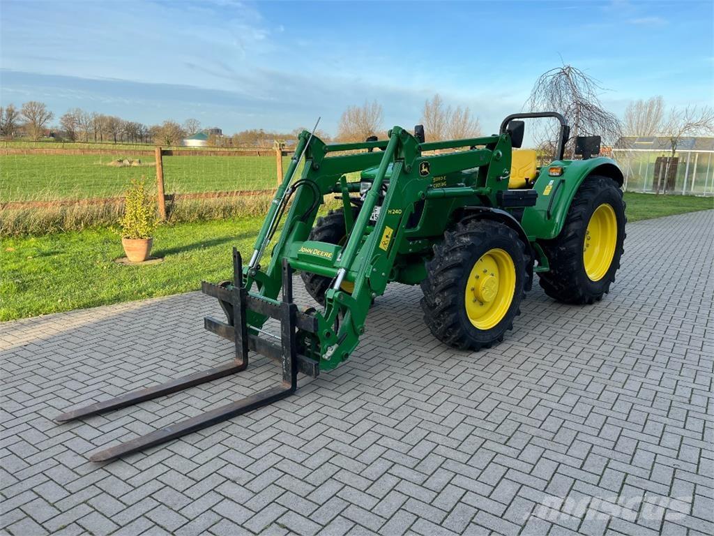 John Deere 5050E Tractores