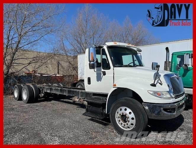 International 4400 Camiones de cama baja