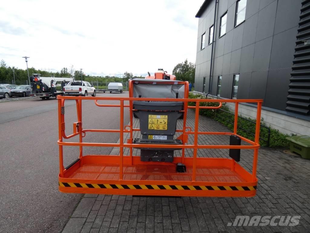 JLG 660 SJ Bomlift Plataformas con brazo de elevación manual