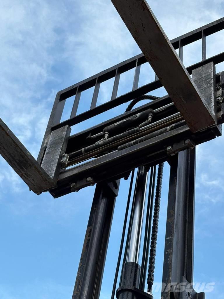 Manitou ME425 Carretillas de horquilla eléctrica