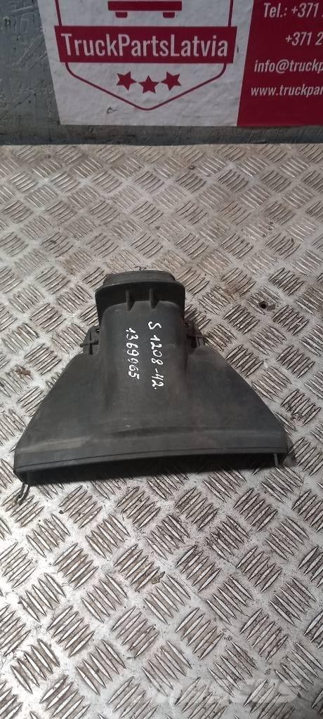 Scania 94 D.   1369965 Cabinas