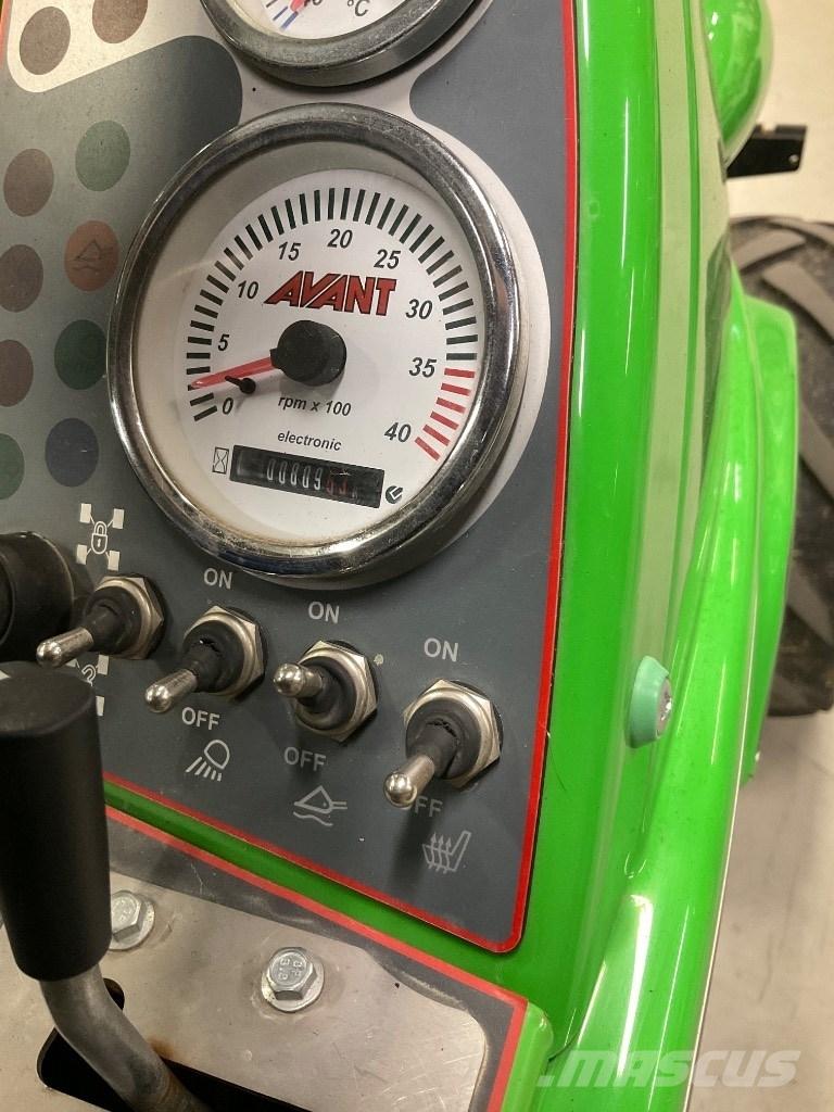 Avant 528 Cargadoras multifunción