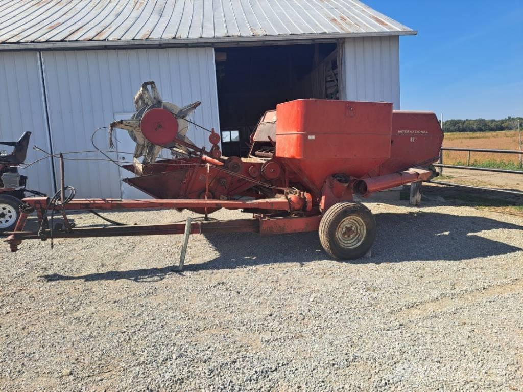 International 82 Cabezales de cosechadoras combinadas