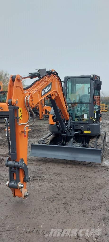 Develon DX 50 Z Excavadoras sobre orugas