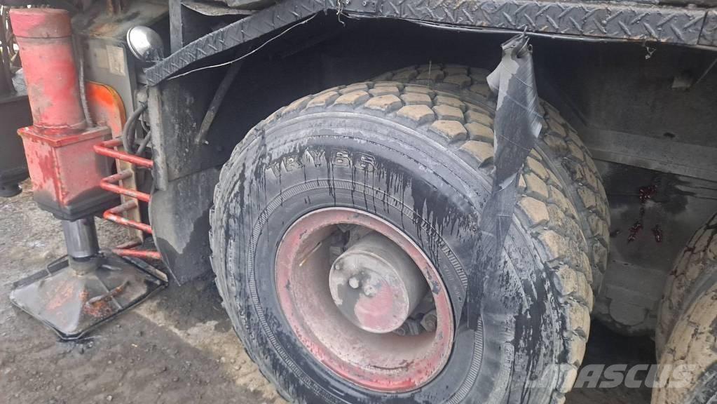 Kato NK 1000 Grúas todo terreno