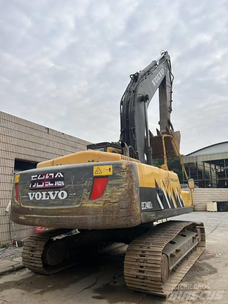 Volvo 240DL Excavadoras sobre orugas