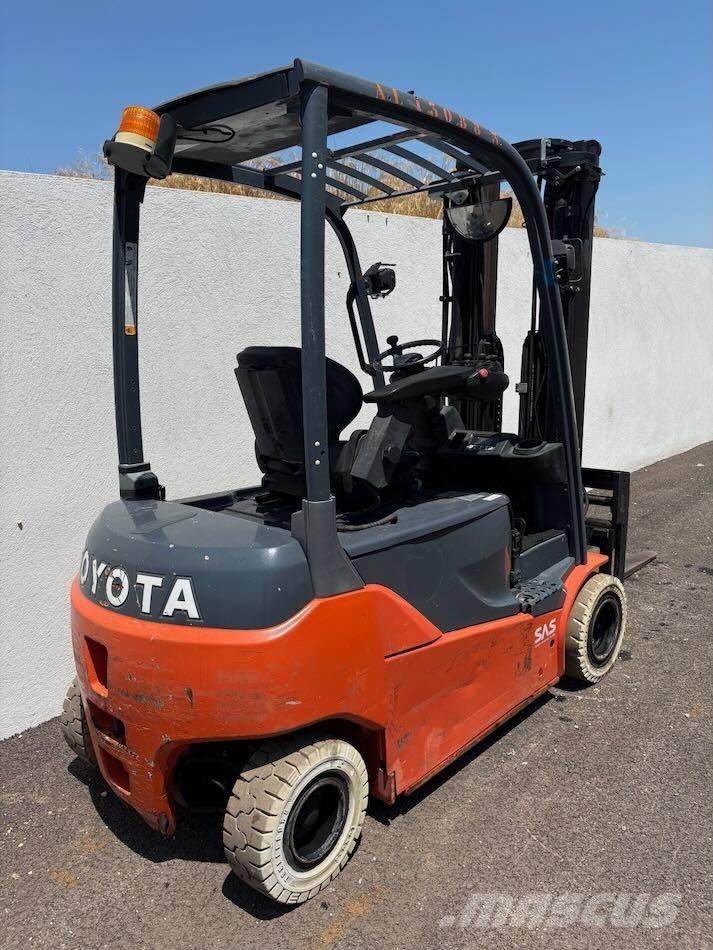 Toyota 8 FBMT 16 Carretillas de horquilla eléctrica