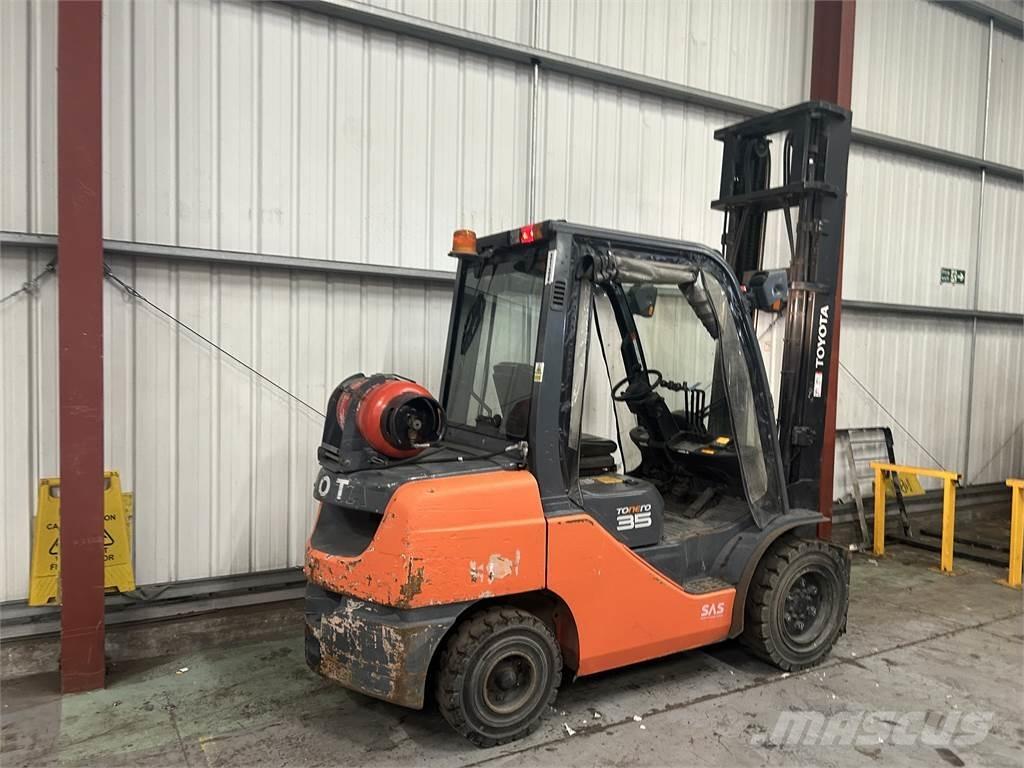 Toyota 02-8FGJF35 Camiones LPG