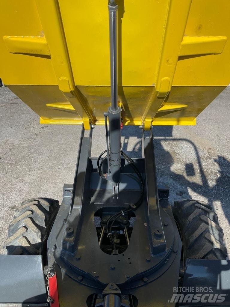 Wacker Neuson 2001 Vehículos compactos de volteo