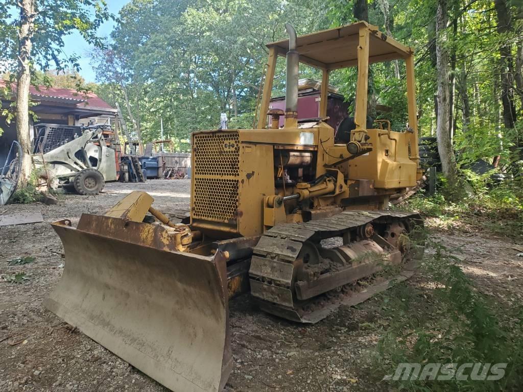 Komatsu D 31 A-17 Buldozer sobre oruga