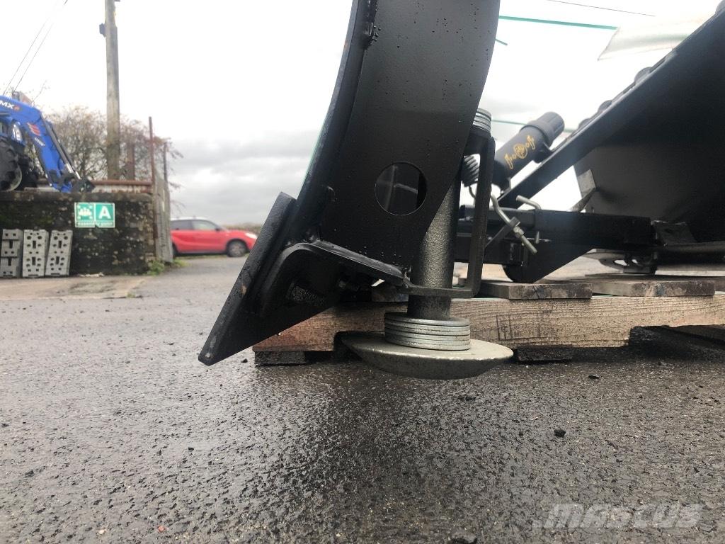JCB Snow Plough Arados