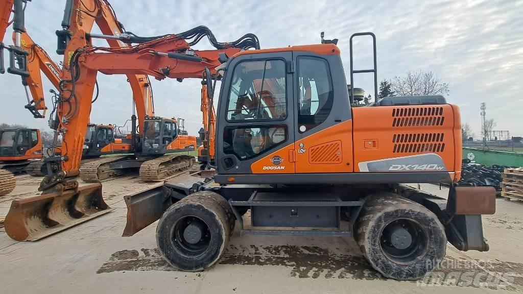 Doosan DX140W-5 Excavadoras de ruedas