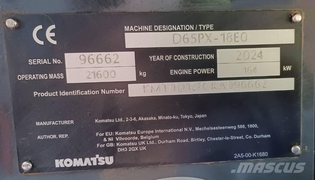 Komatsu D65PX-18E0 Buldozer sobre oruga