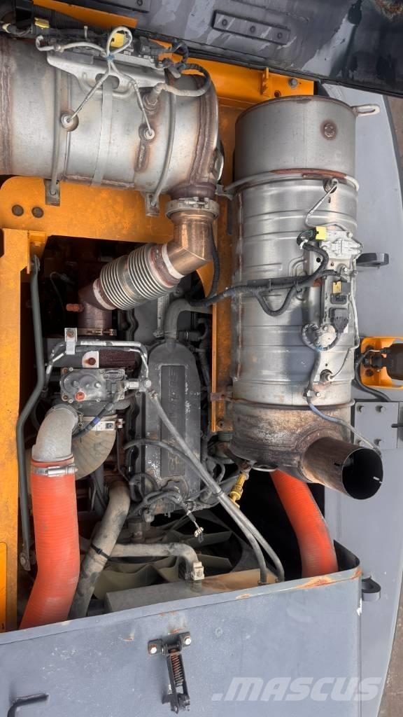 Hyundai HW 180 Excavadoras de ruedas