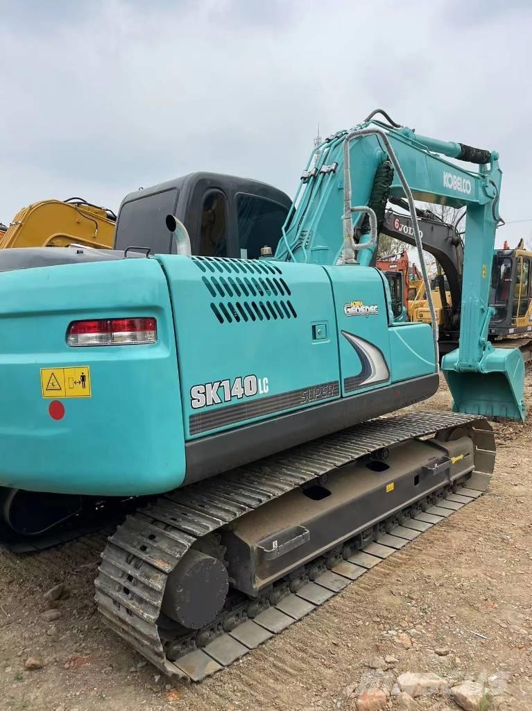 Kobelco SK140 Excavadoras sobre orugas