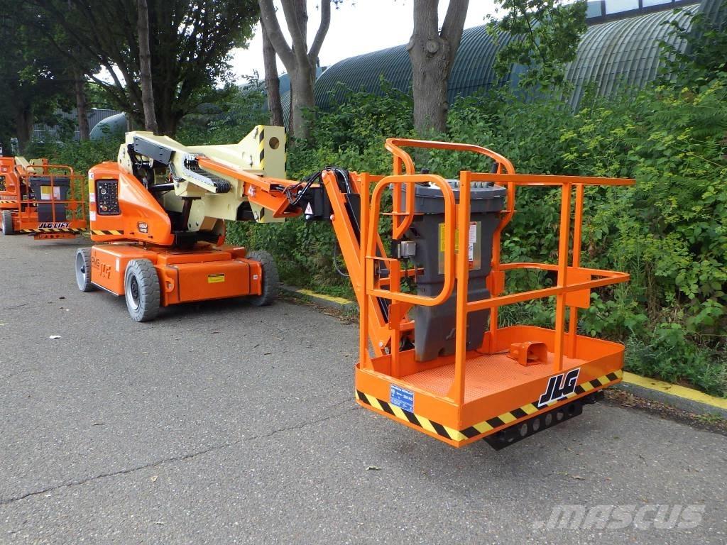 JLG E400AJPN Plataformas con brazo de elevación manual