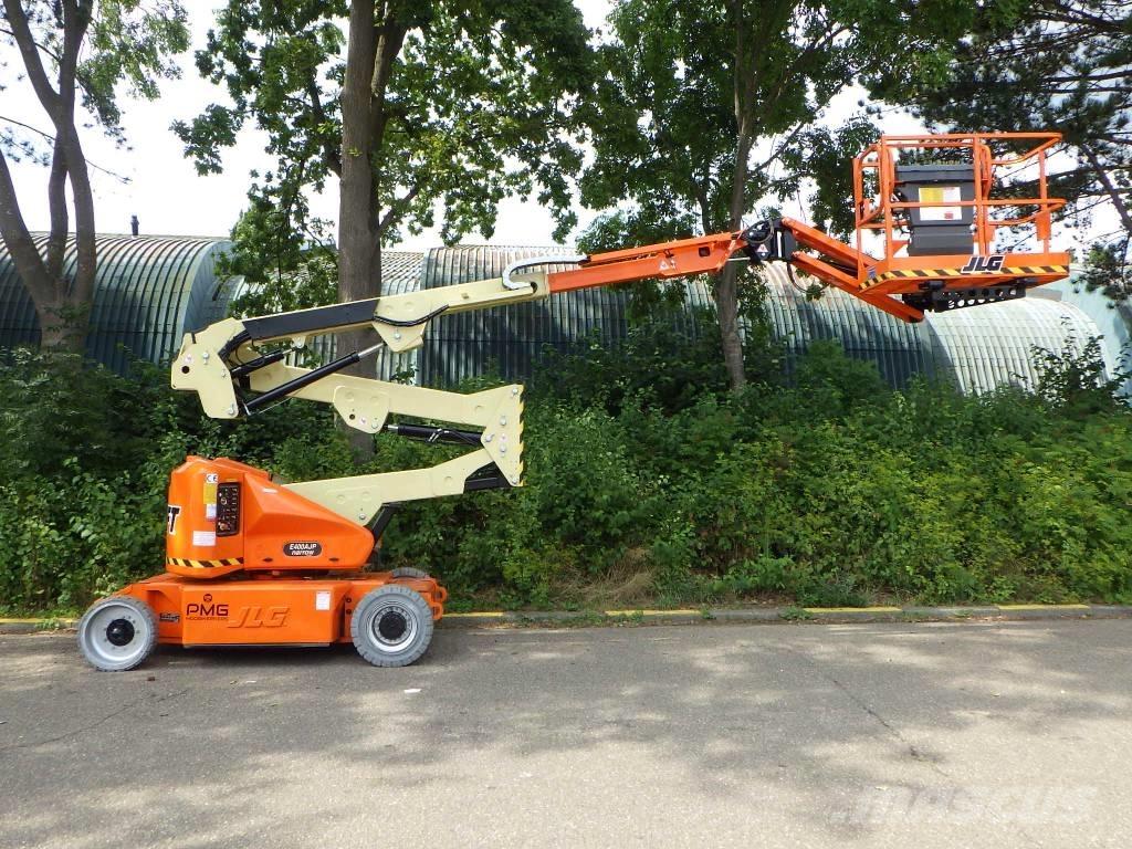 JLG E400AJPN Plataformas con brazo de elevación manual