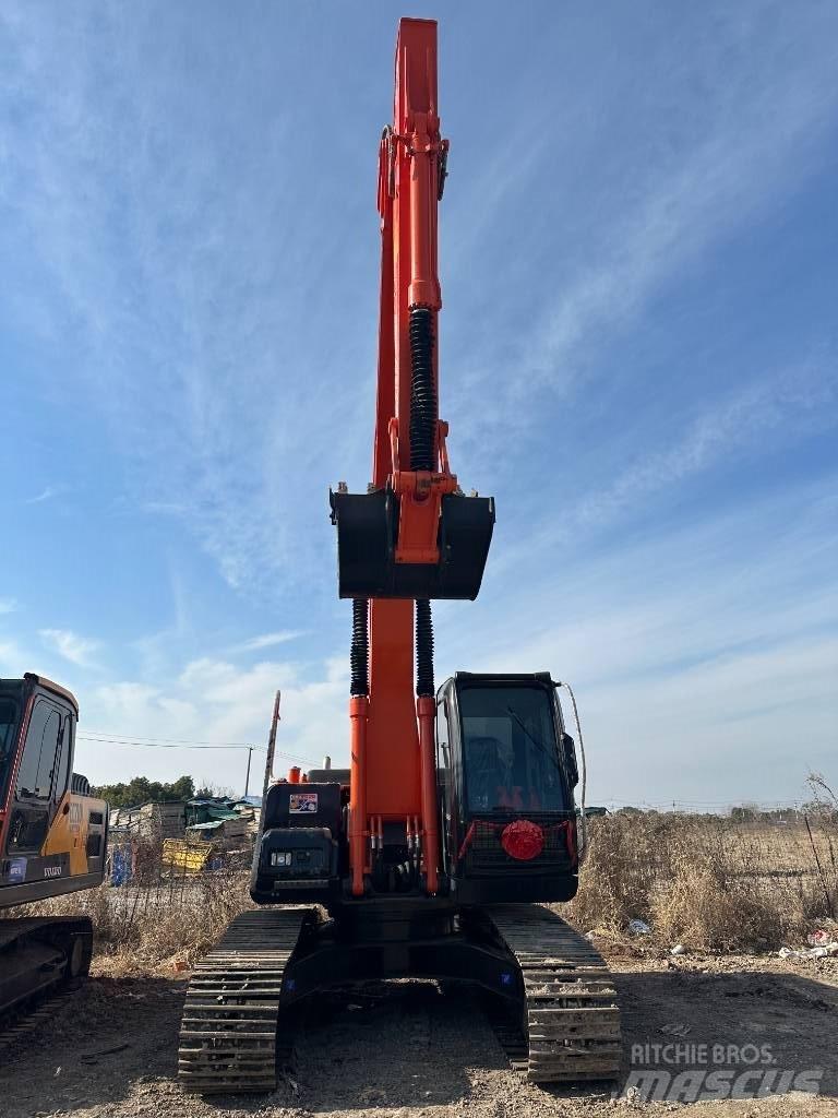 Hitachi ZX 200 Excavadoras sobre orugas