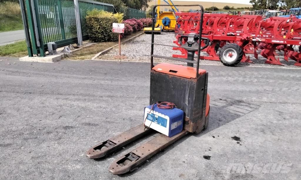 Toyota LWE 180 Montacargas de baja elevación