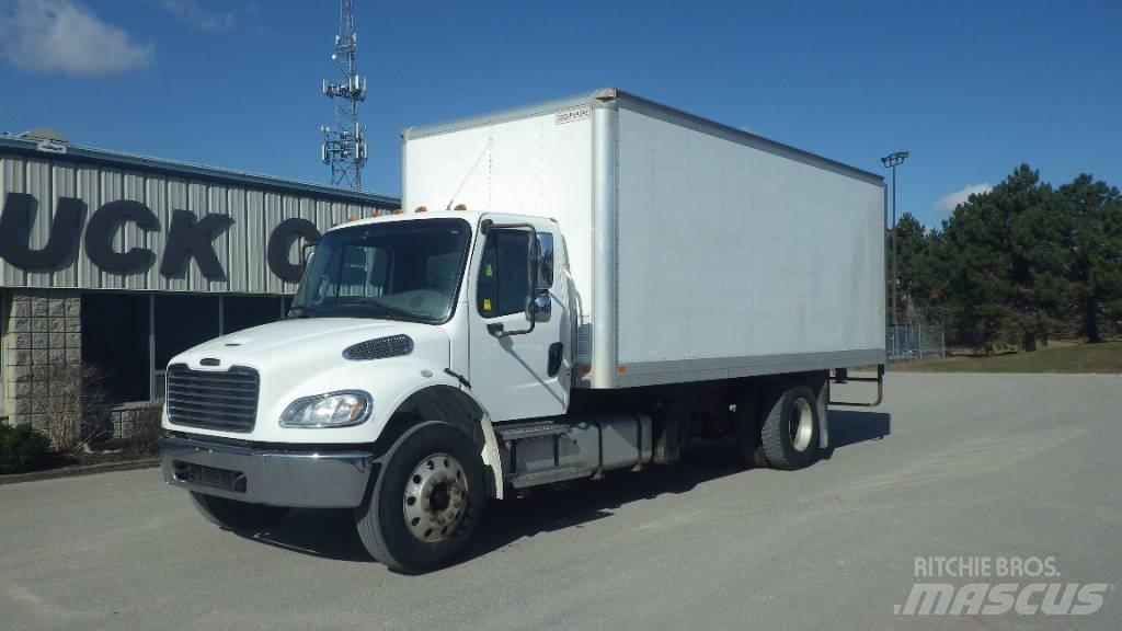 Freightliner M2 106 Camiones con caja de remolque