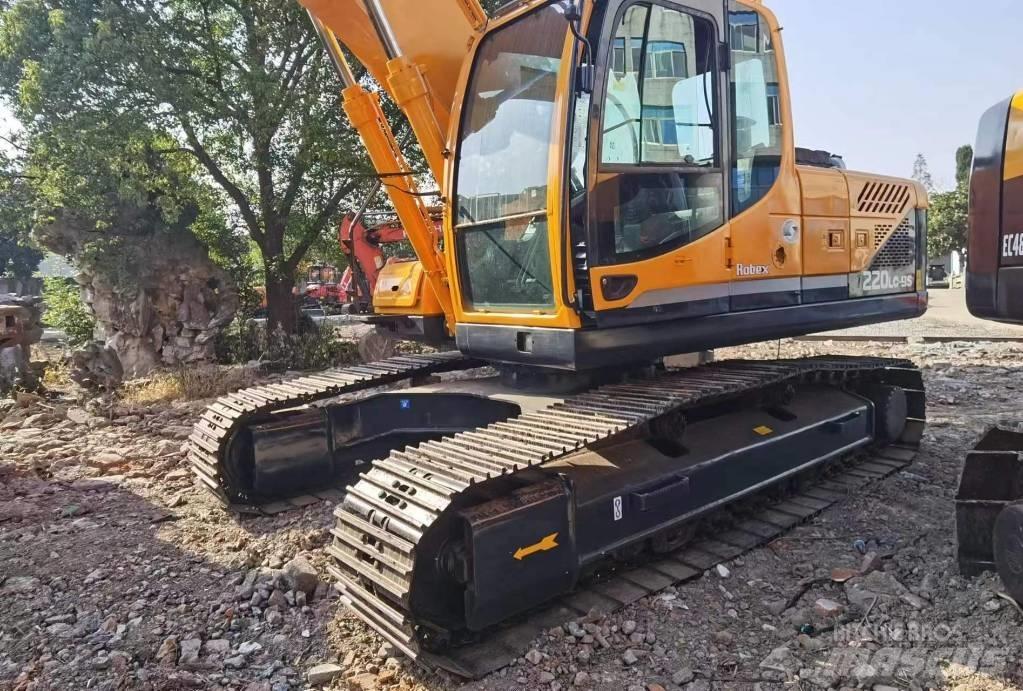 Hyundai R220LC-9S Excavadoras de ruedas