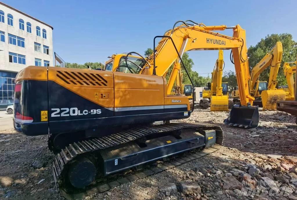 Hyundai R220LC-9S Excavadoras de ruedas