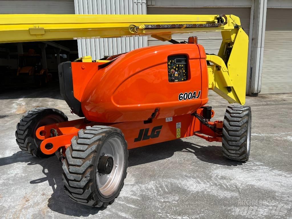 JLG 600 AJ Plataformas con brazo de elevación manual